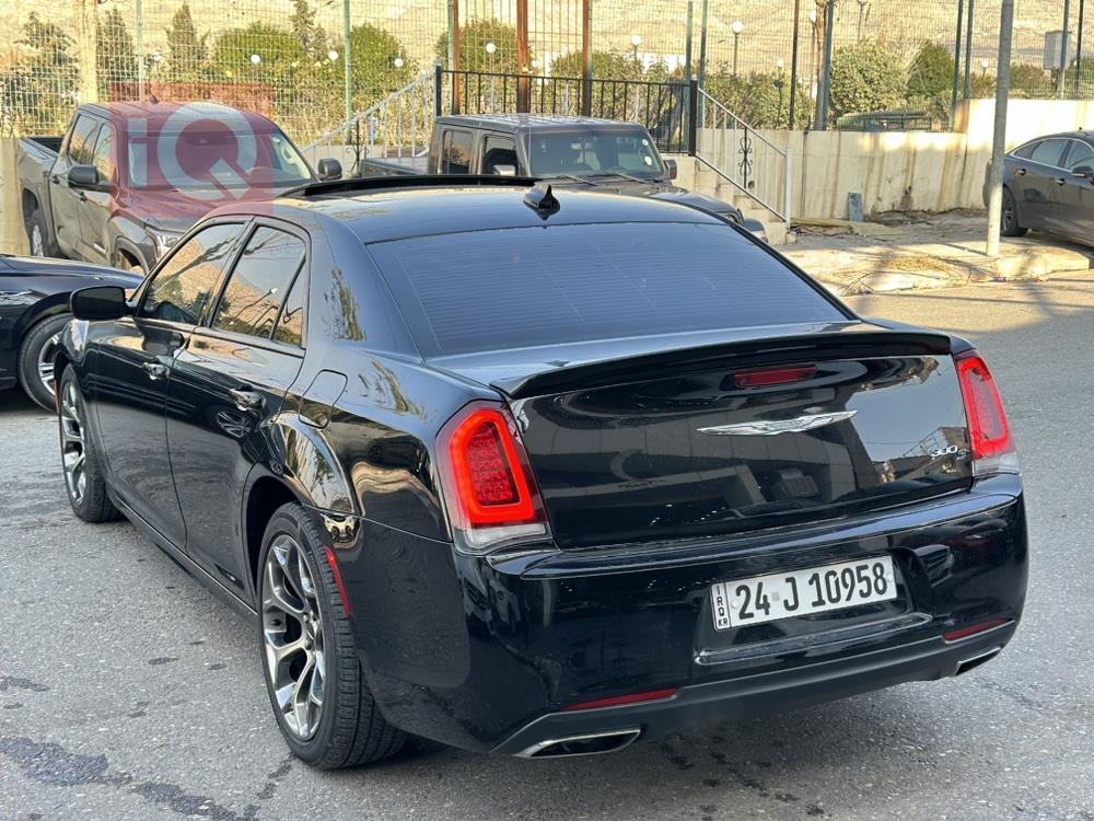 کرایسلەر 300